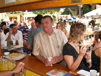 Besucher beim Ausstand - Copyright www.auverein.at