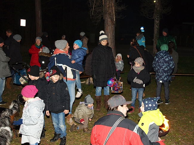 10.Laternenspaziergang Foto: Don RoMiFe